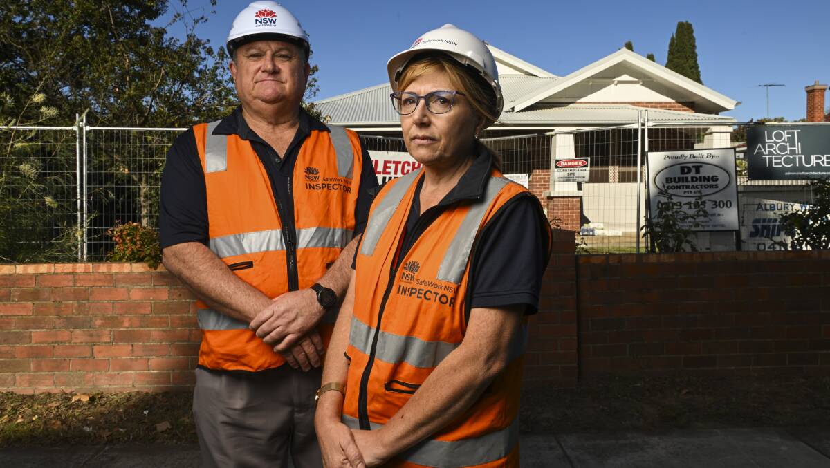 SafeWork NSW regional director of construction compliance Laurence Richey and inspector Michelle Lyon. Picture by Mark Jesser