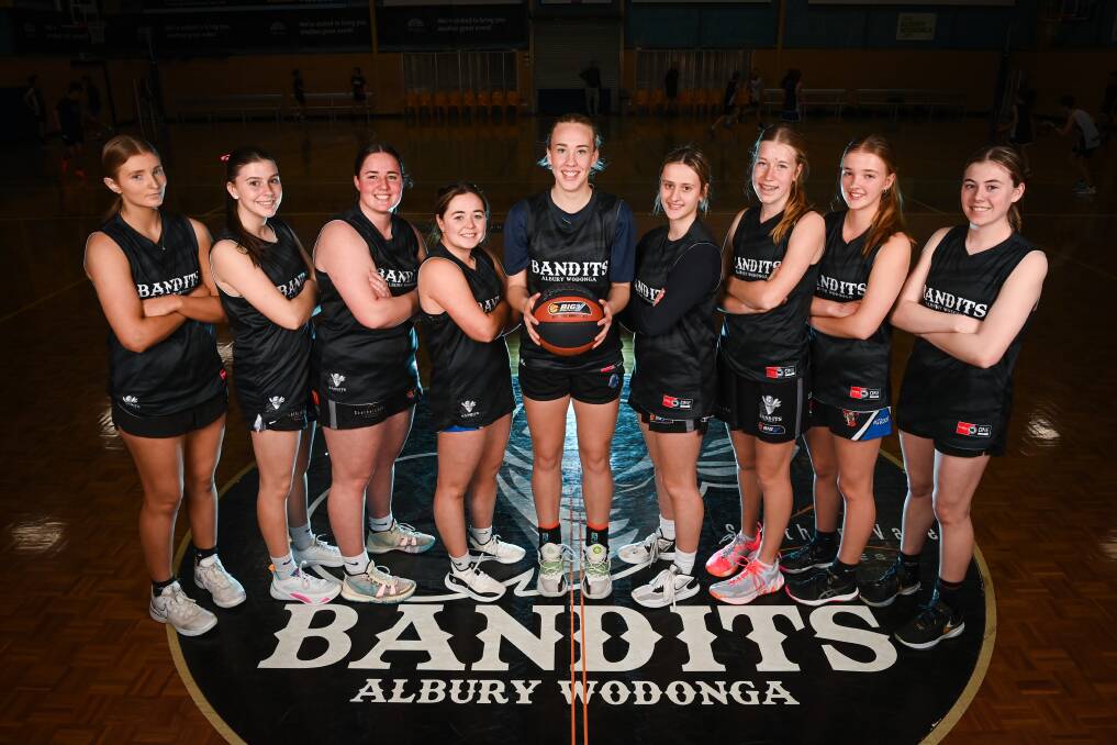 Claudia Hocking front and centre of the Albury Wodonga Bandits' 2023 Youth League side. Picture by Mark Jesser.