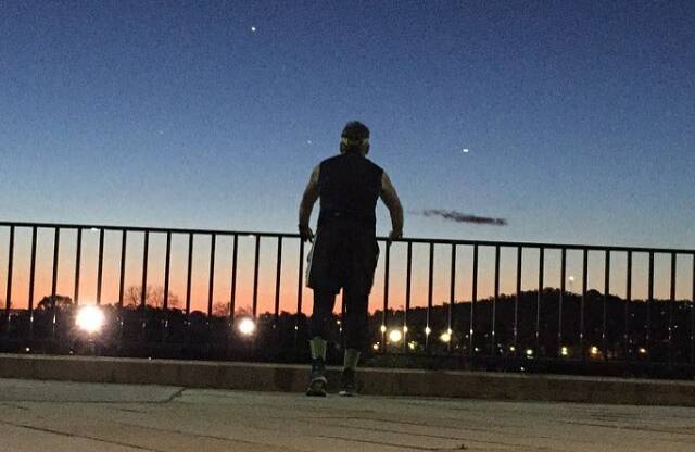 PHOTO OF THE DAY: @horey86 "Watching the sunset after my @nycmarathon training @movember @lightfeetau @lonedog_training #lonedog #runlikearabbit #tcsnycmarathon #movember #lightfeet #2xu #asics #adidas #instarunners #mylongroad #melbmara #thisistheborder #albury"