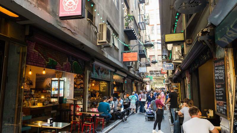 Degraves Street is a popular cafe and retail laneway between Flinders Street and Flinders Lane in Melbourne. 