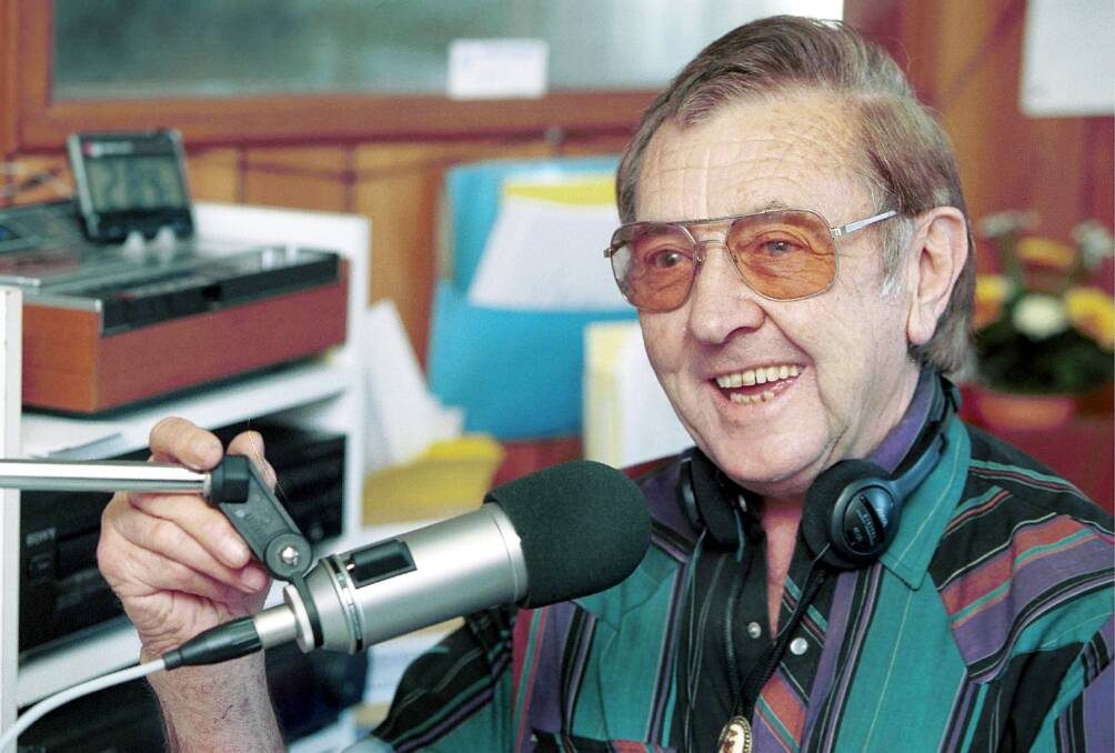 SADLY MISSED: Broadcaster Keith Melbourne, pictured in action at the 107.3 FM studio in 1999, will be farewelled in Yackandandah on Thursday.
