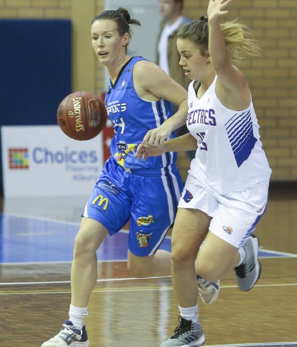 BETTER DEPTH: The likes of Megan Quinn have added some much-needed depth to the Lady Bandits roster. Quinn dropped eight points in 14 minutes on Saturday. Picture: ELENOR TEDENBORG