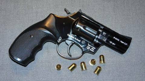 An EKOL Viper 2.5 inch blank firing revolver, typically used as a starter's gun. Picture: YouTube
