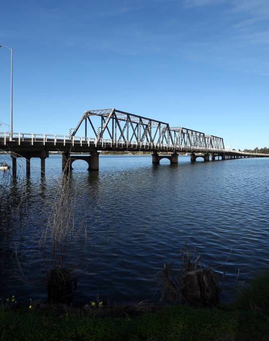 DAYS NUMBERED: Victorian roads minister Luke Donnellan has informed Mulwala resident Ken McLean the existing Yarrawonga-Mulwala bridge will go.