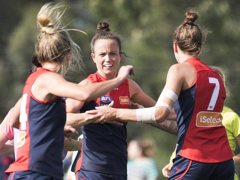 Demons AFLW coach Mick Stinear is calling on the midfield to better support captain Daisy Pearce.