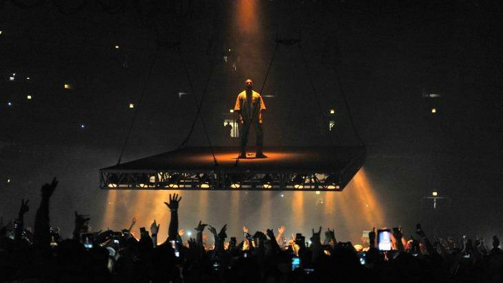 Kanye West on stage in Chicago October 7, 2016. Photo: Rob Grabowski
