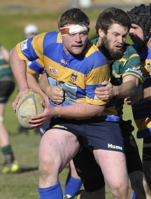 Steamers prop Arran MacDougall looks to off-load against Ag College. Picture: DAILY ADVERTISER