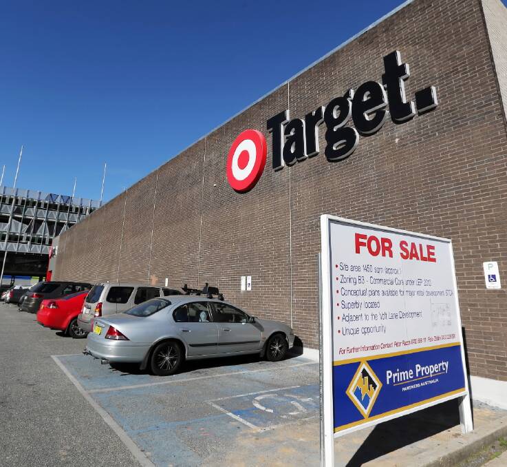 Land being used as a car park next to Target on Kiewa Street is for sale. Picture: MATTHEW SMITHWICK