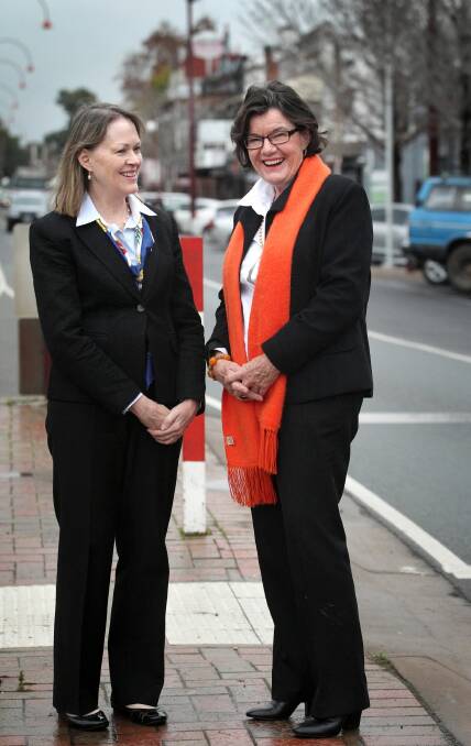 US Consul-General Mary Burce Warlick and Indi MP Cathy McGowan discuss Indi trade opportunities at Wangaratta yesterday. Picture: KYLIE ESLER