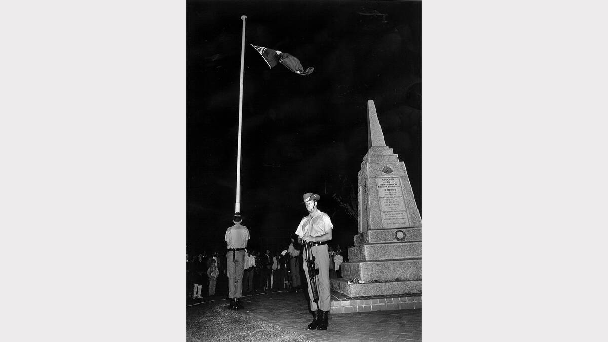 Anzac Day 1990. Guards at the Wodonga cenotaph.