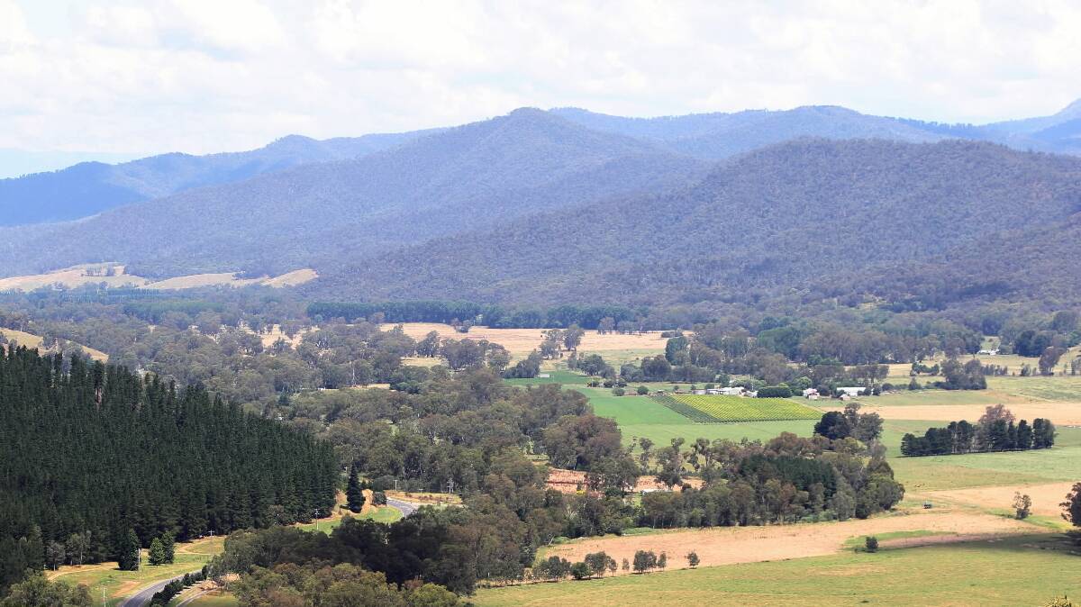 Redform Hill lookout offers great views of the Ovens valleys.