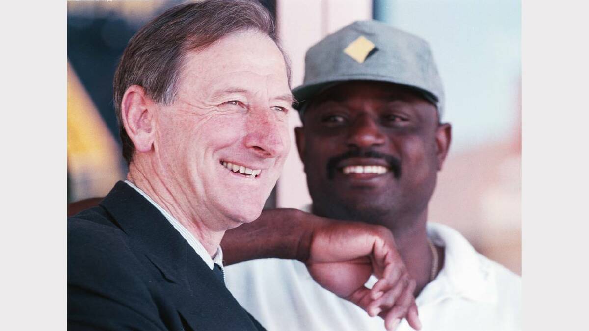 Commentator Bill Lawry and cricketer Kelvin Williams at Albury's SS&A Club. Picture: SIMON DALLINGER