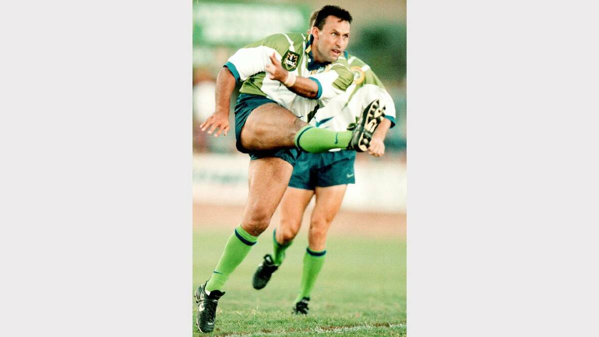 Laurie Daley, Canberra Raiders captain.