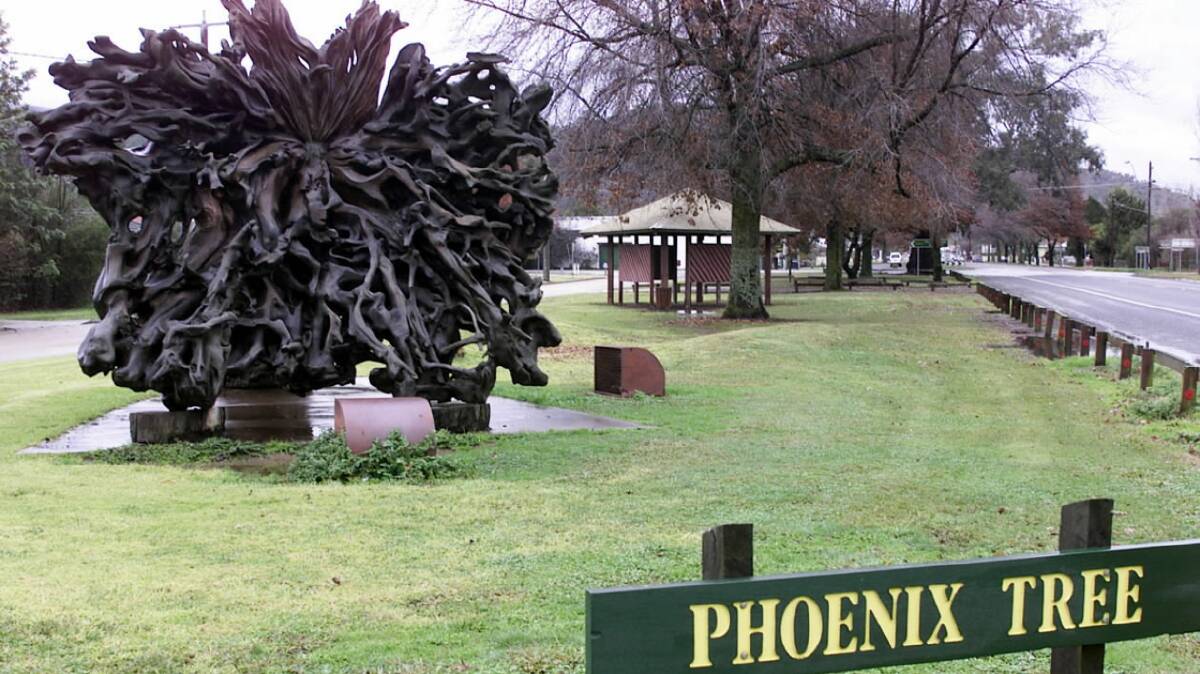 Hans Knorr’s Phoenix Tree sculpture makes for a spectacular western entrance to town.