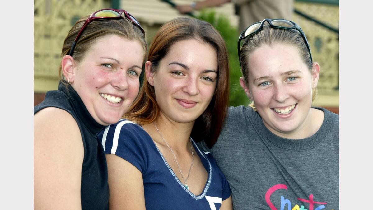 Wangaratta Races. Kylie Heddle, Jessica Allen and Lauren Heddle.