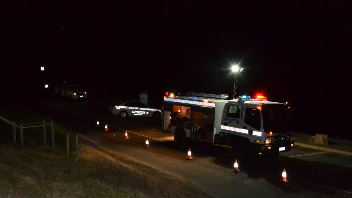 Police and rescue crews are searching for a man missing in Encounter Bay waters.