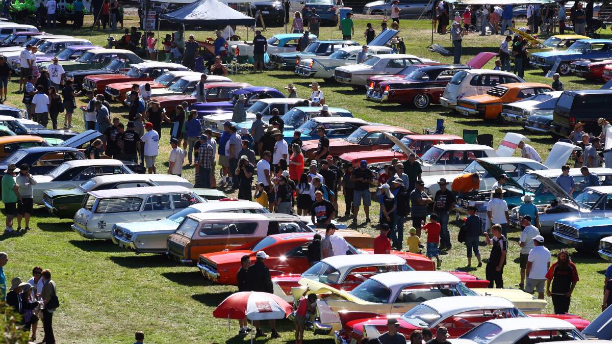 Rev your engines and shine your bonnets, Chryslers on the Murray are back again at the Lincoln Causeway this weekend.