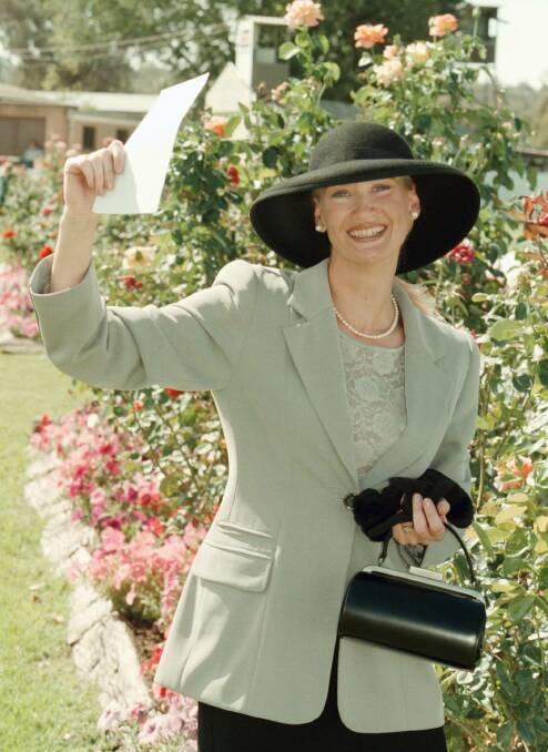 1998 - Most Elegant Lady winner Alison Wylie, of Albury. Picture: PETER BATSON