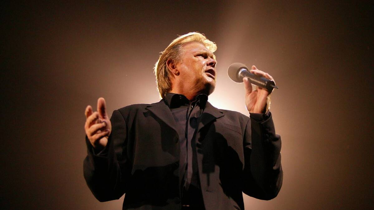 John Farnham will perform at the Day on the Green in late November.