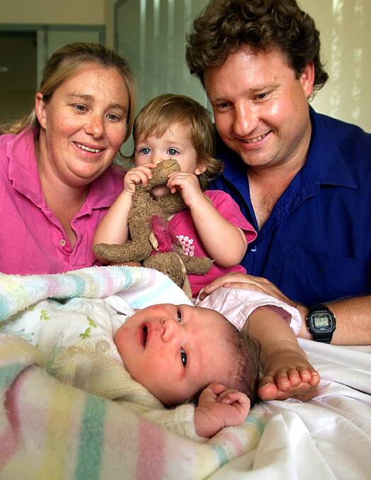 New Year's Eve baby - Corowa parents Paul and Fiona Ziebarth, along with daughter Claudia, welcomed baby Phoebe Victoria into the world. Picture: SIMON GROVES