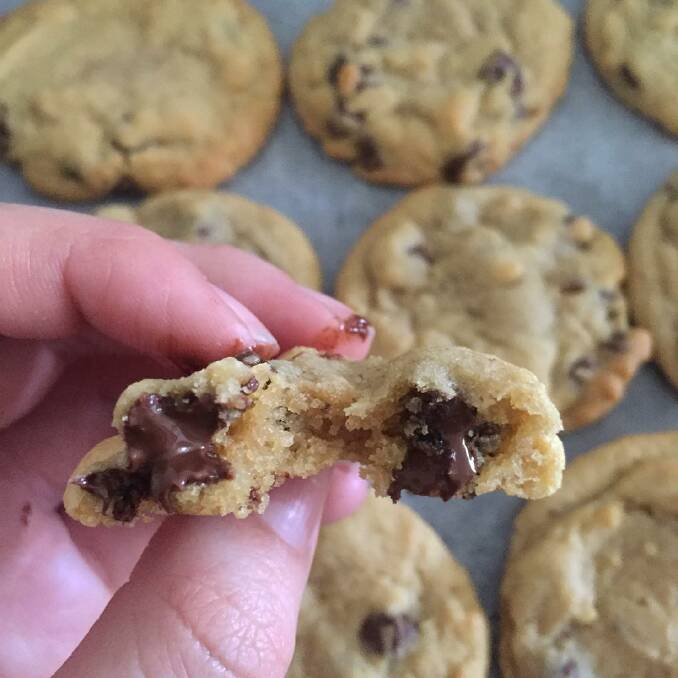 Today's pic of the day from @natalieecro96: Event of the day! Warm, gooey chocolate chip cookies 😍😍😍 I'm so psyched that these came out well. I can't wait to have people over for tea and cakes and biscuit dates #cookieoftheday#pancakes#crepes#milkshakes#sweets#baking#cookies#foodporn#foodie#foodiesau#borderbaking#bordermail#albury#wodonga#alburywodonga#milk#chocolate#chocchip#yumyumyumyum#dietlyf#dietfood#ishouldreallybeonadiet#cookieporn