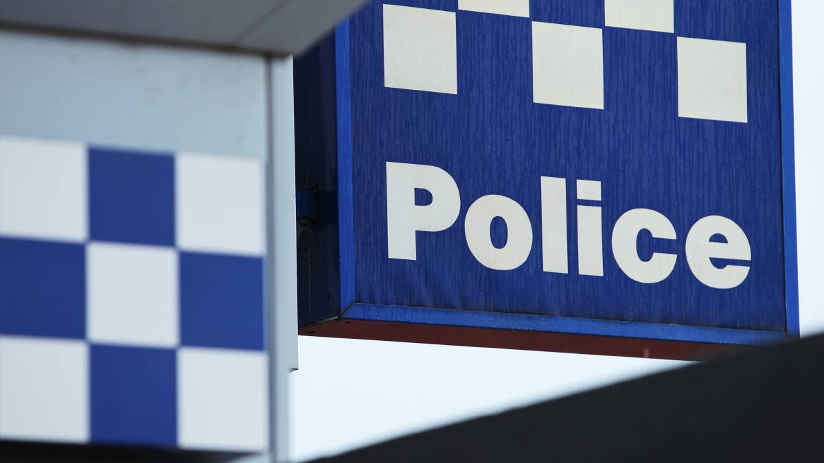 Police car rammed as man flees from officers outside Benalla home