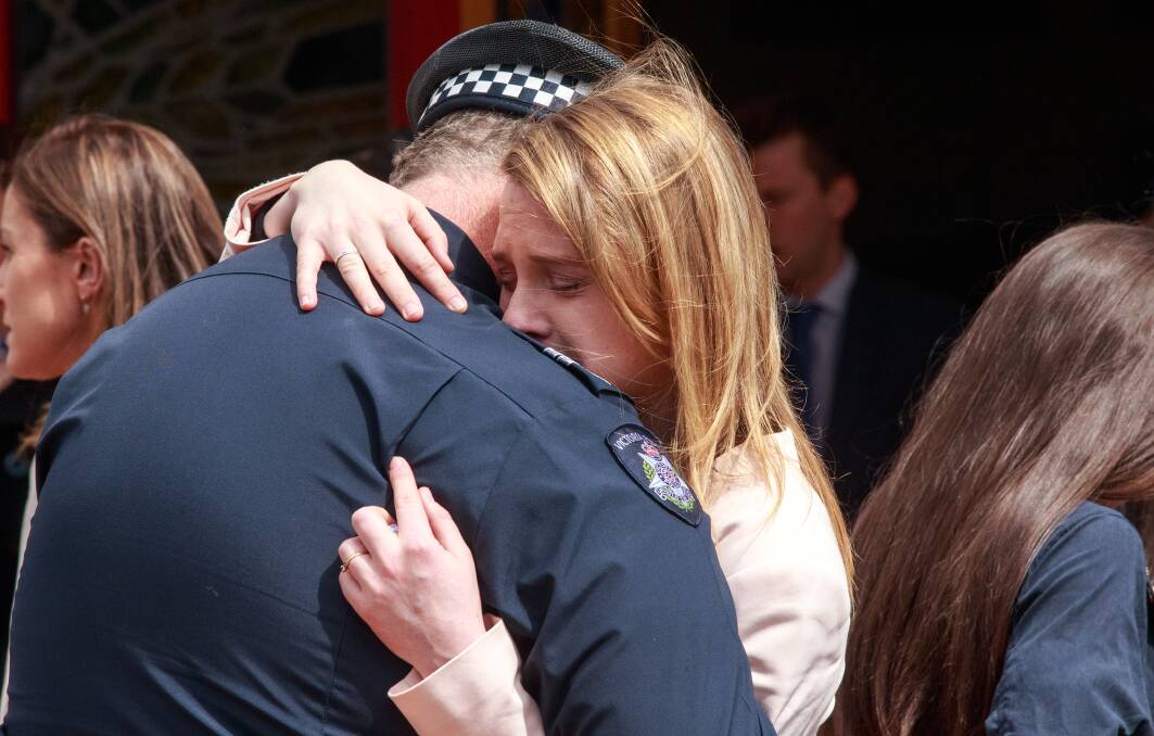Tears for fallen colleague during police Remembrance Day on Border