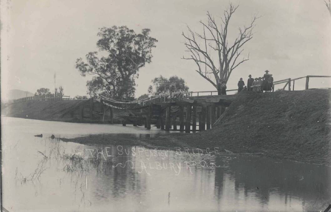 LINK: The suspension bridge was a temporary fix to allow pedestrian traffic to travel between Wodonga and Albury during the floods.