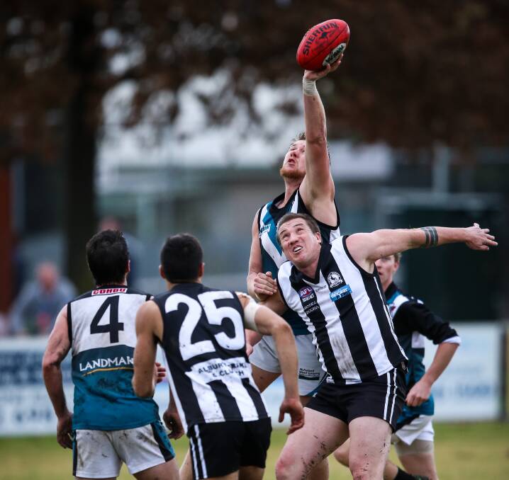 Brad Thompson in action for the Magpies in 2016.