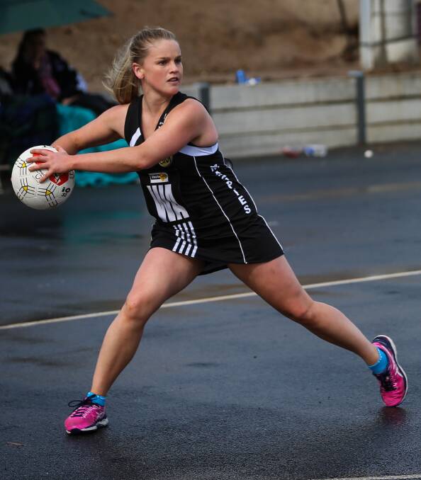BYRNE RUNS HOT: Issy Byrne played a key role in the Magpies' win over Wodonga, shutting down Bulldog star Sarah Thomas after half-time. Picture: JAMES WILTSHIRE