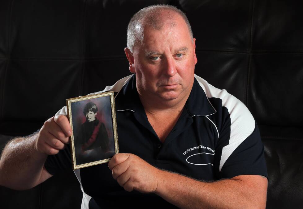 Rutherglen man Daryl Floyd says he won't give up in his search brother Terry.