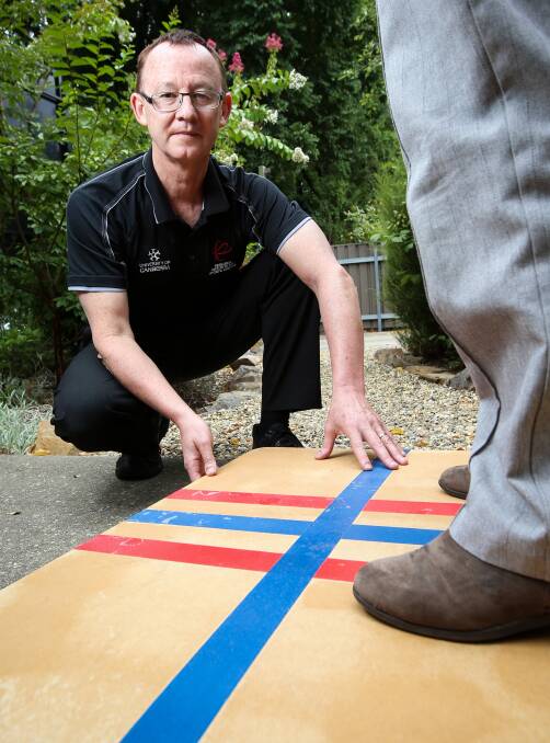 SEARCHING FOR LINKS: Albury chiropractor Wayne Haynes wants to run some simple tests with children that may connect a few learning dots. Picture: JAMES WILTSHIRE