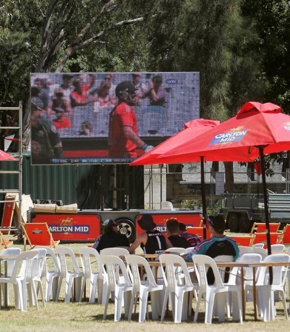 There were plenty of empty seats at Oddies Park as Border residents stayed indoors due to the hot weather.