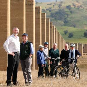 David Pinder and Ant Parker of Parklands Albury-Wodonga with members of the Bonegilla-Tallangatta Rail Trail Advisory Group. Picture: JOHN RUSSELL