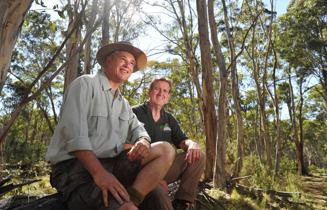 Greg Aplin and Barry O’Farrell take a break during the Tumbatrek. Picture: DAILY ADVERTISER
