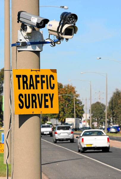 Traffic survey cameras monitor vehicle flows in Melbourne Road yesterday for the Wodonga Council. Picture: JOHN RUSSELL