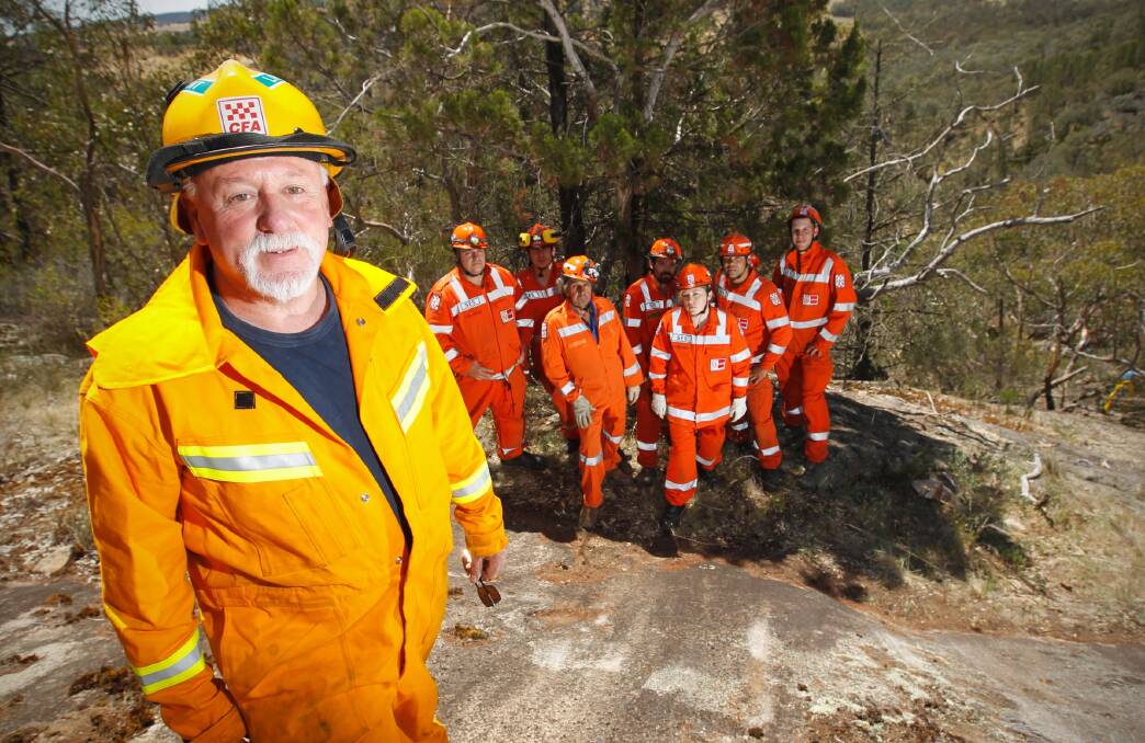 Beechworth fire brigade member Ron Walters and Beechworth SES members Pete Faruszynski Jr, Pete Fartuszynski Sen, Jacob Perez, Rikki Loveday, Laura Murray, James Marshall and Dwayne Bailey helped out rescue mission. Picture: BEN EYLES