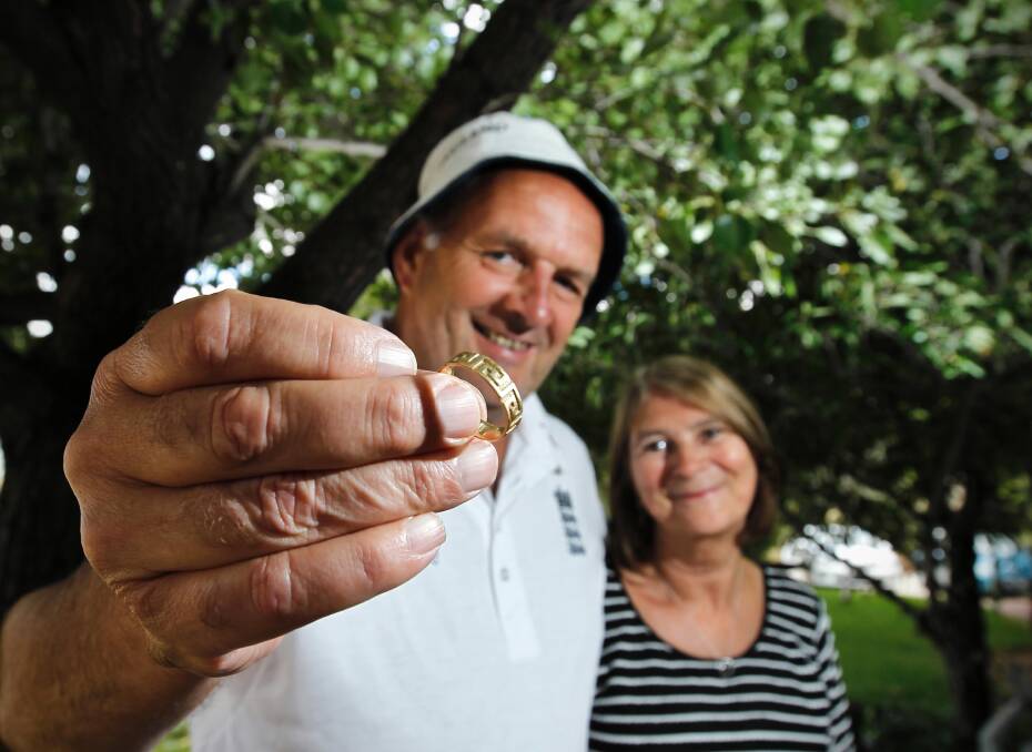 Tony and Linda Hallam were happy to find Tony’s wedding ring a day after it was lost in the Murray River. Picture: BEN EYLES