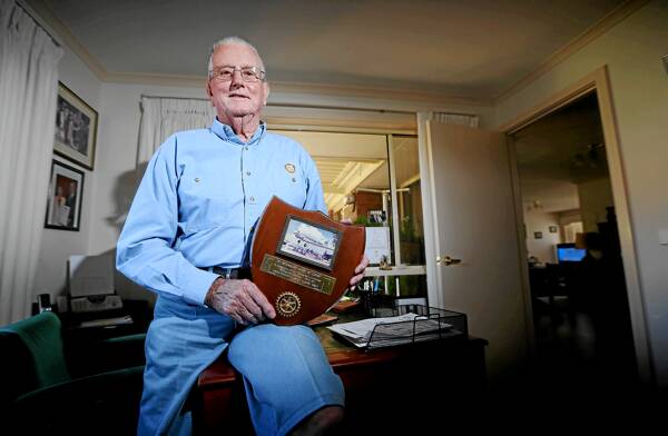 OAM recipient Arch McLeish with a plaque he received from Rotary in recognition of transporting the Uiver to Albury. Picture: KYLIE ESLER