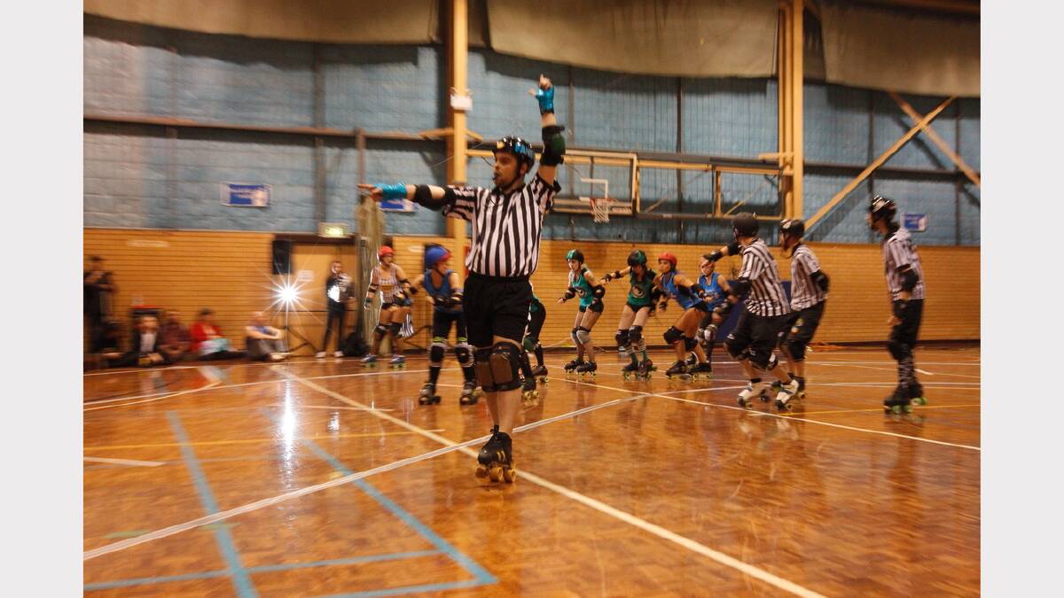 Roller derby debuts on the Border. Murray Mayhems v Rough Cut Rollers on Saturday night at Lauren Jackson Stadium. Pictures by BEN EYLES