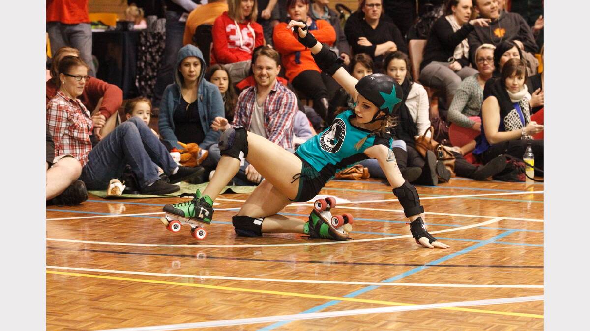 Roller derby debuts on the Border. Murray Mayhems v Rough Cut Rollers on Saturday night at Lauren Jackson Stadium. Pictures by BEN EYLES