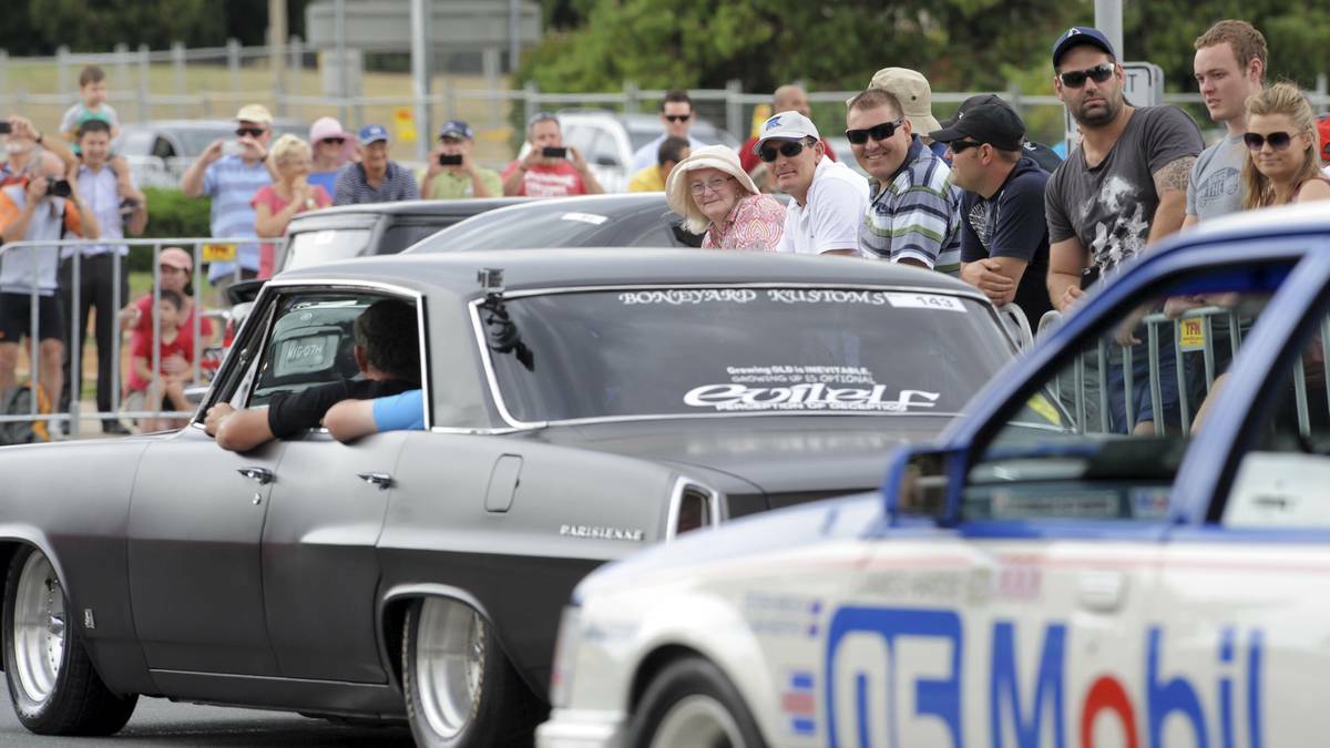 The Summernats 27 Street Cruise down Canberra's Northbourne Avenue. Picture: Graham Tidy