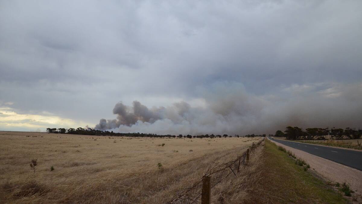 Photos from the Reedy Creek Road, Pallamana fire