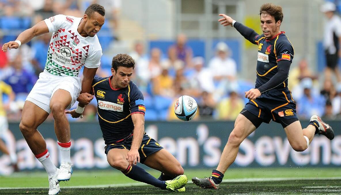 Dan Norton of England competes for the ball during the Gold Coast Sevens round one match between England and Spain. Photo: Getty Images.