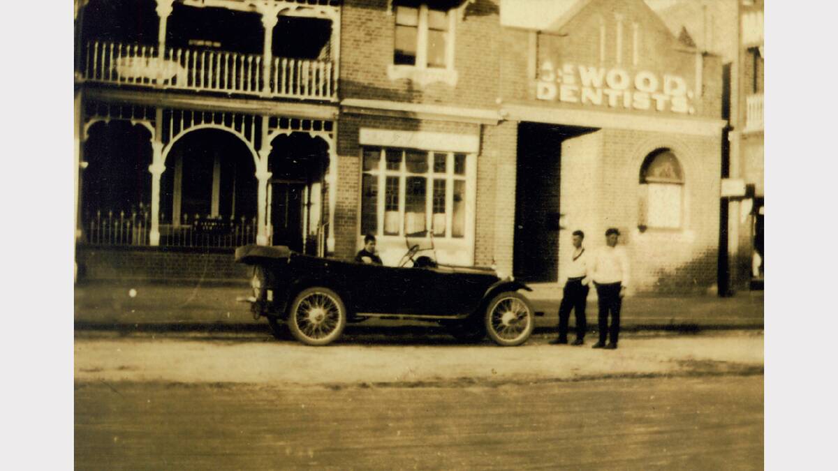 1930s photo of Wood Dentists, Dean Street, Albury, north side, between Olive and David Streets. Picture: ALBURYCITY COLLECTION