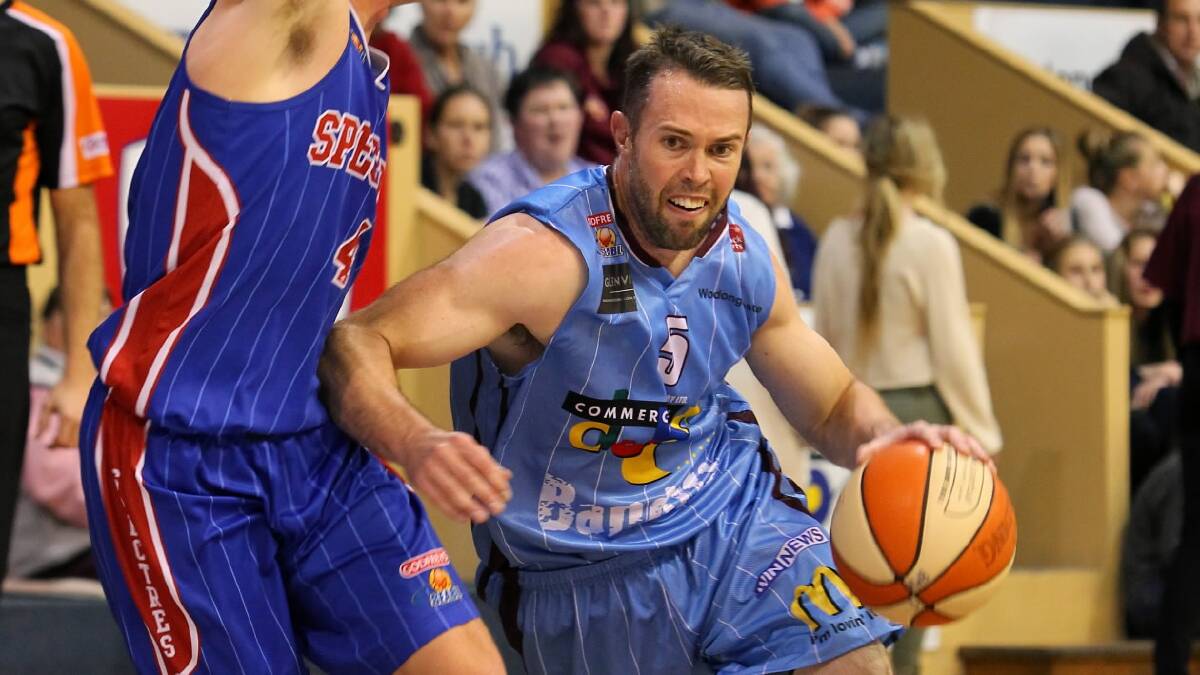 Bandits skipper Nick Payne drives to the basket against the Nunawading Spectres last night. Picture: MATTHEW SMITHWICK