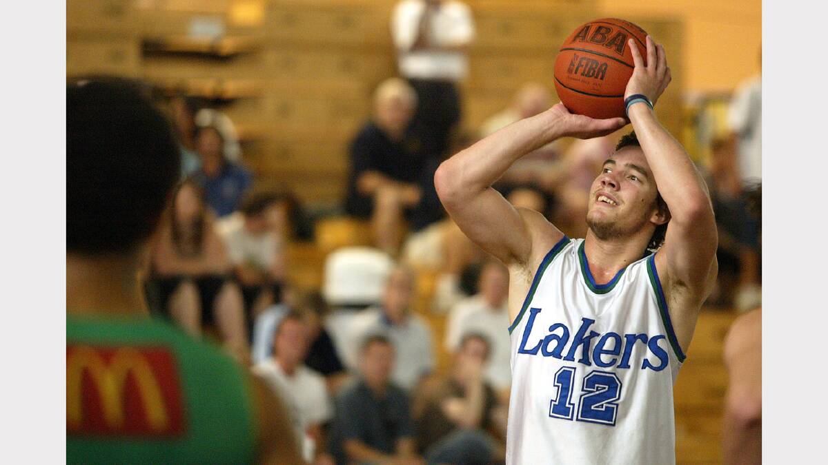 National Schools' Basketball Tournament, Albury Sports Stadium. Lakers star (and future Olympian) Adam Gibson at the free-throw line. Picture: MATTHEW SMITHWICK