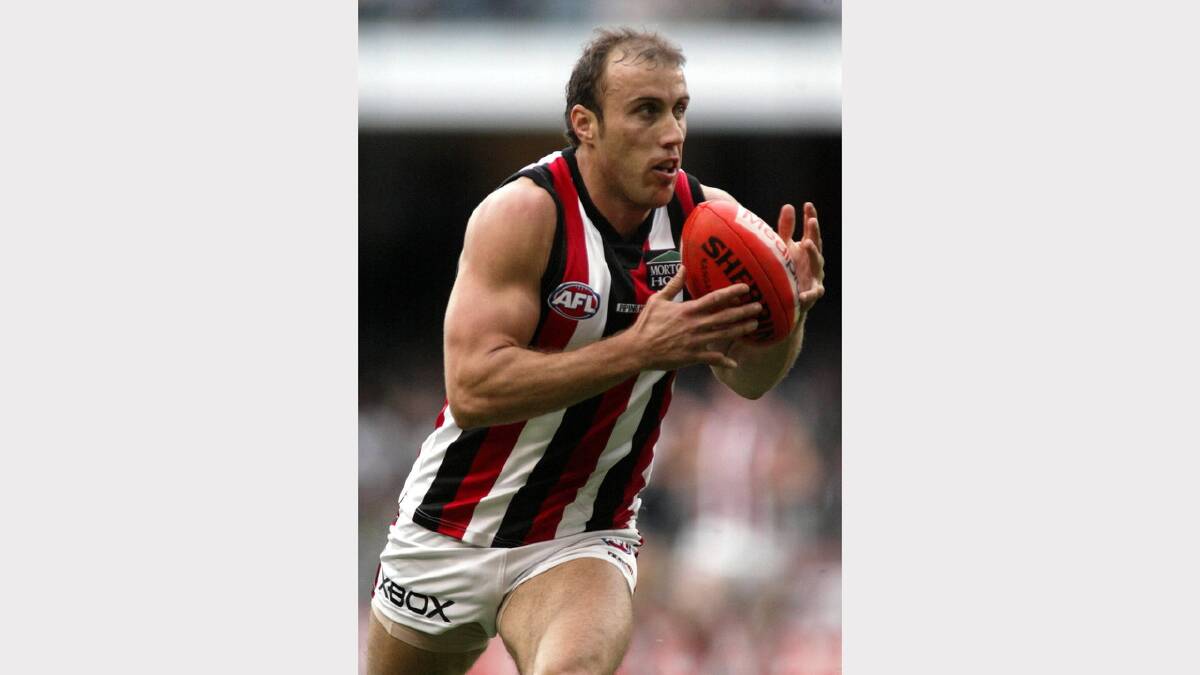 Pictured here in 2004 against Carlton, Fraser Gehrig would kick a total of 549 goals for West Coast and St Kilda, winning the Coleman Medal in 2004 and 2005.