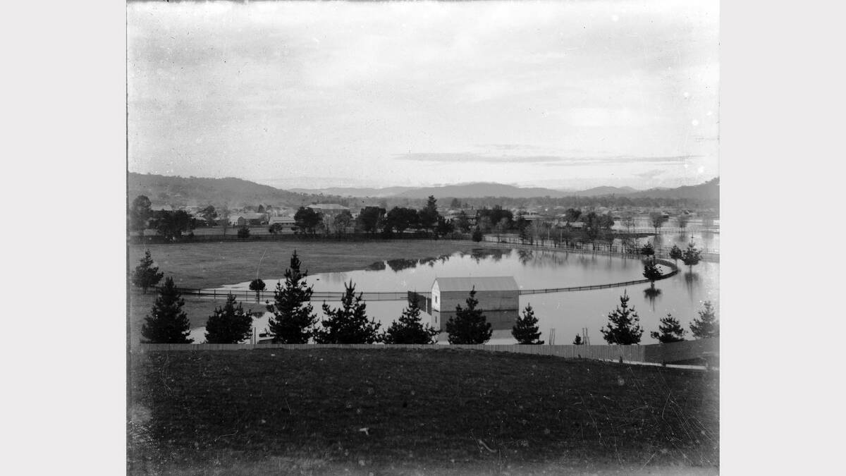 The Albury Sportsground under water, probably in the record flood of 1917.