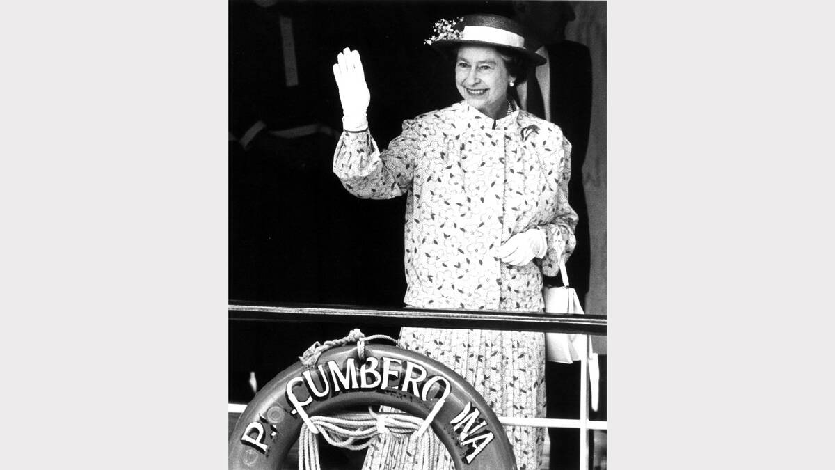 The Queen also paid a visit to the paddle-steamer Cumberoona, which couldn't sail because of a lack of water in the Murray River.